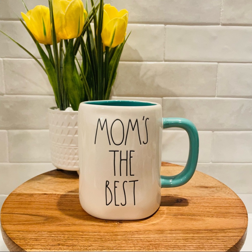 Rae Dunn, ‘Mom’s the Best’ mug. Turquoise inside. NWT